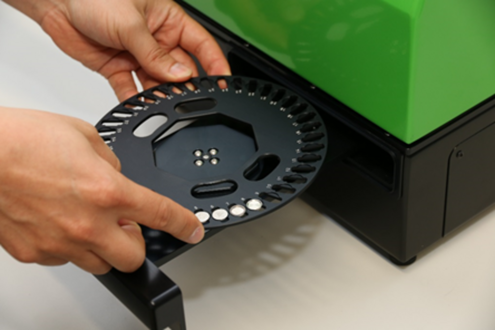 Exchangeable sample carousel